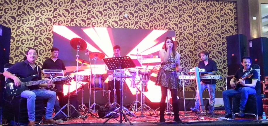 famous jazz singer navi-mumbai